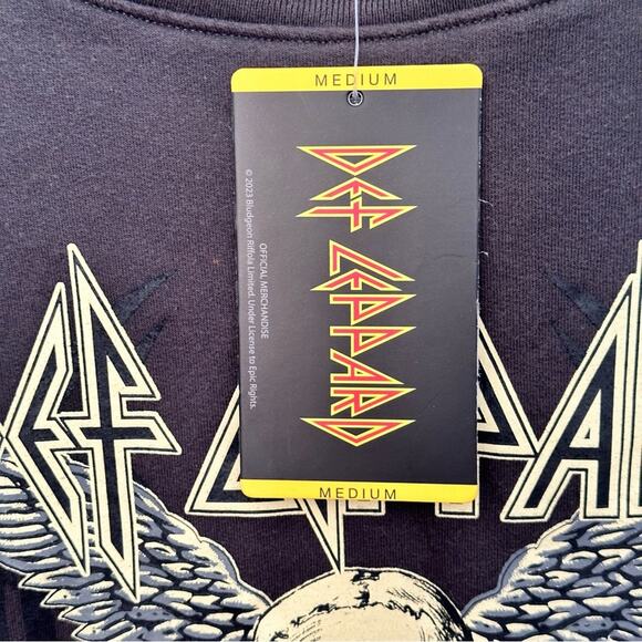 NWT Men’s Def Leopard Band Fleece Crew - Picture 4 of 5